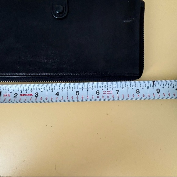 Old Trend Modern Vintage Snapper Clutch Wristlet - Picture 9 of 10